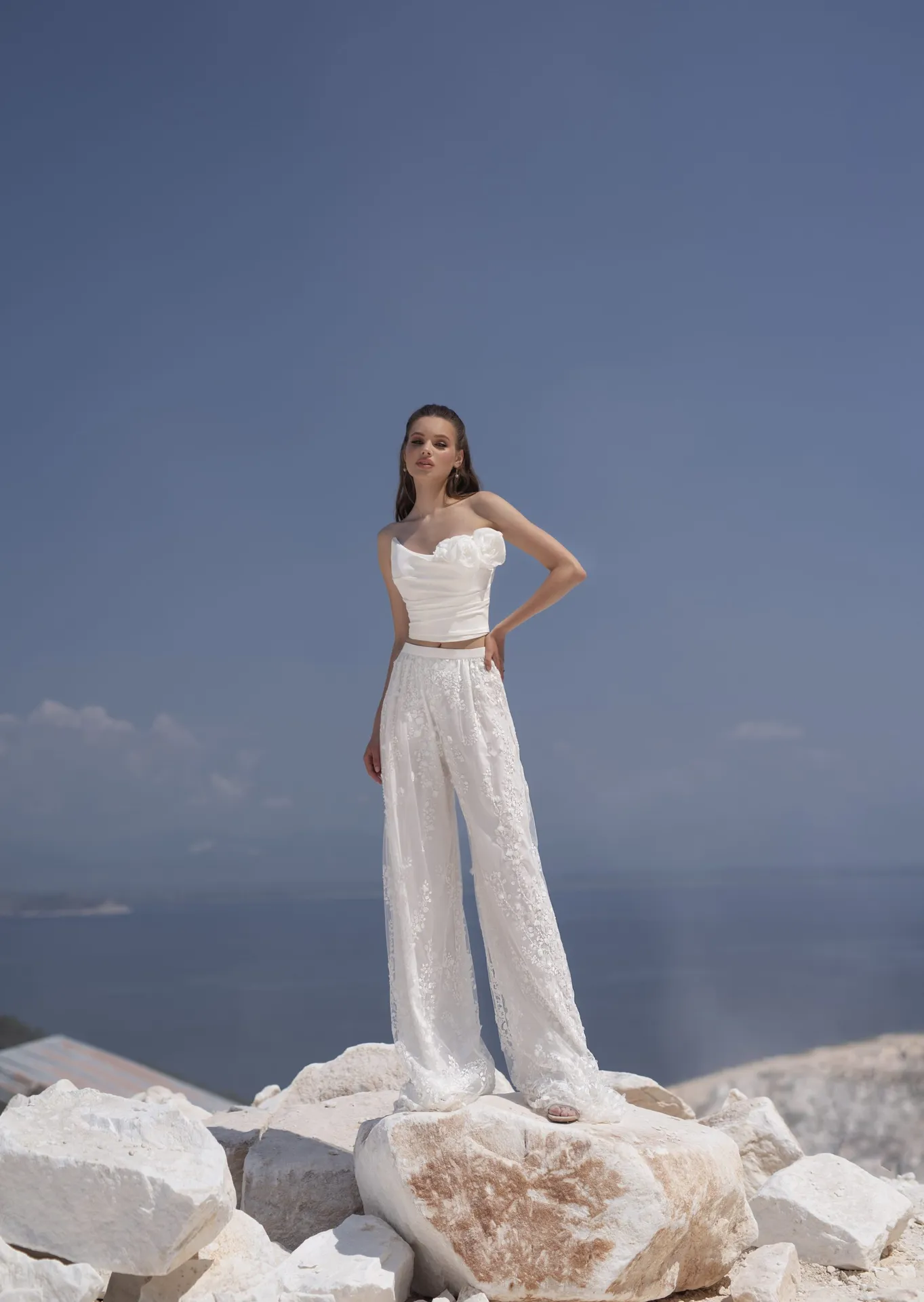 Brautkleid Norah Pants von Nava Bride