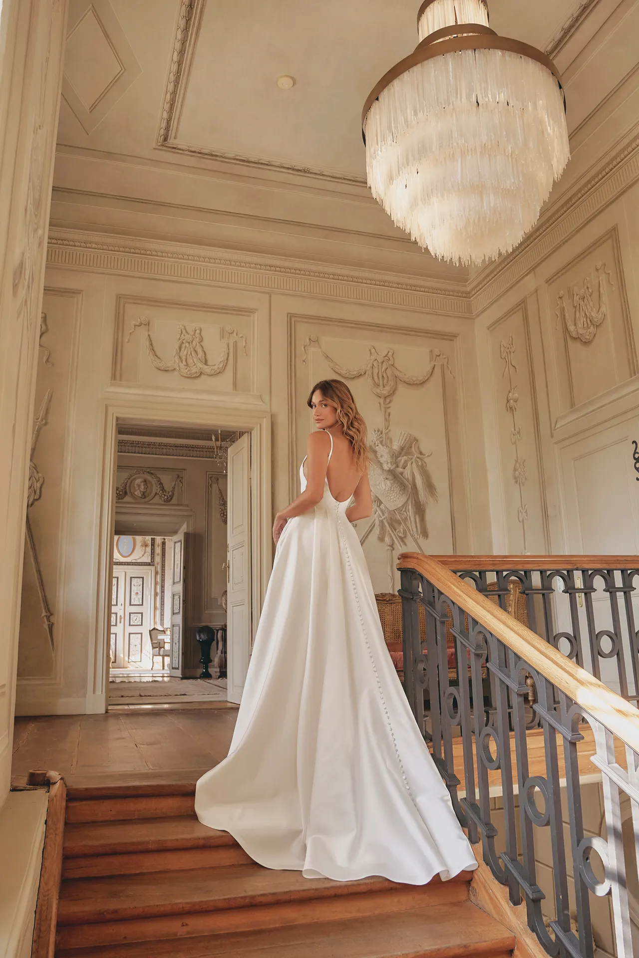 Brautkleid 2737 der Designerin Mia Lavi