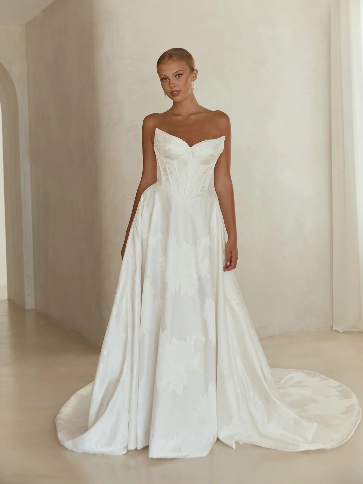 Brautkleid Tuscan von Serene by Madi Lane